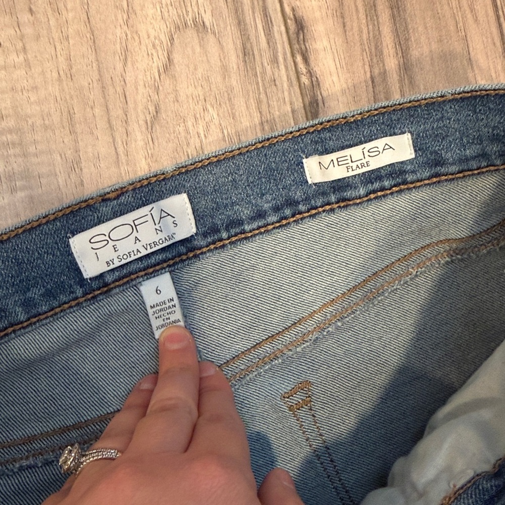 sofia by sofia vergara Medium Blue Melísa Flare Jeans - Picture 2 of 4